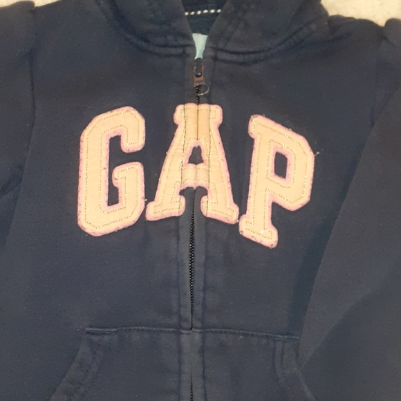 GAP Sweater 3T - Picture 2 of 4